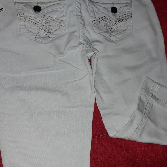 Capris - Picture 4 of 4